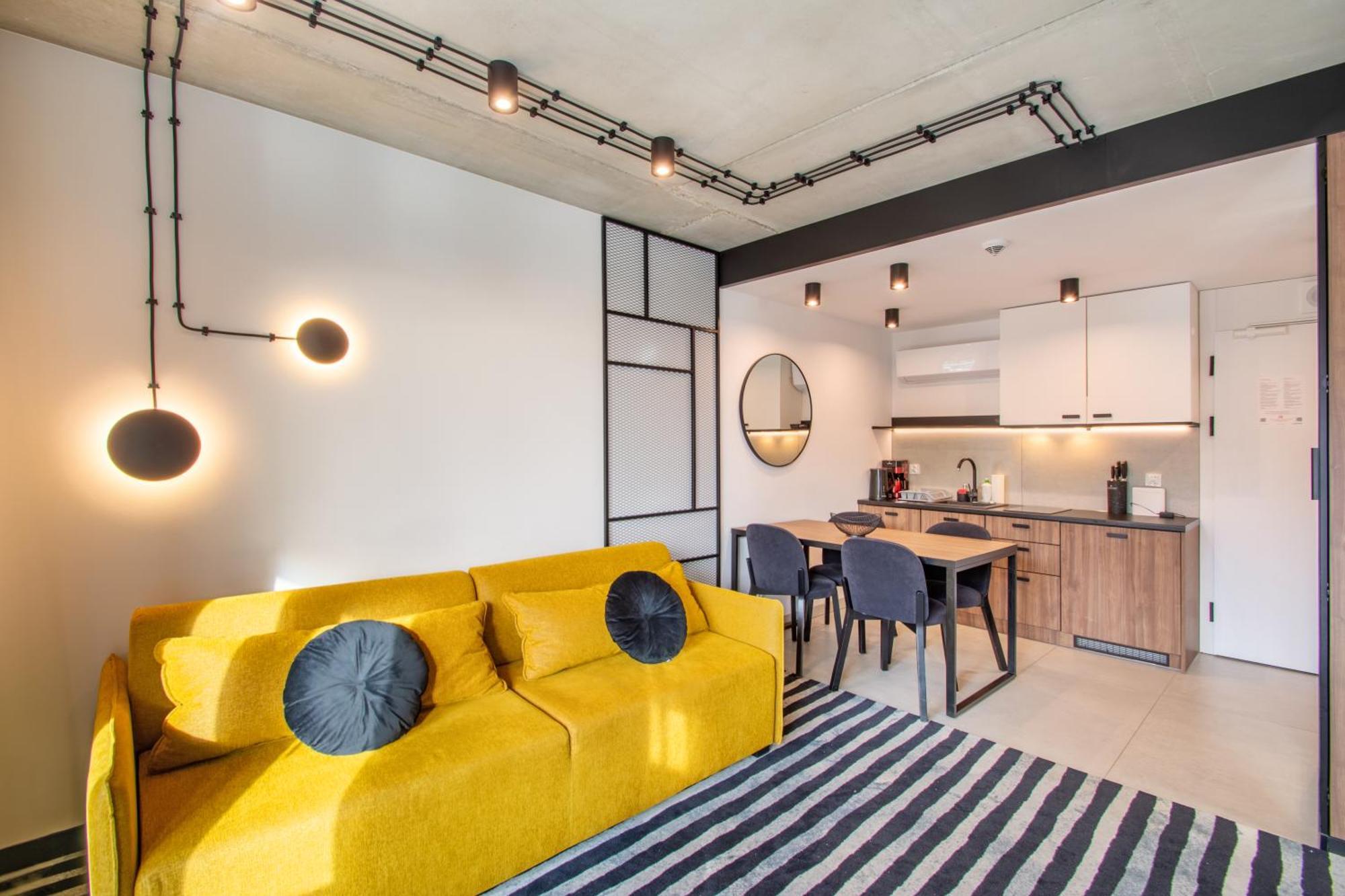 Rentplanet - Port Apartment
